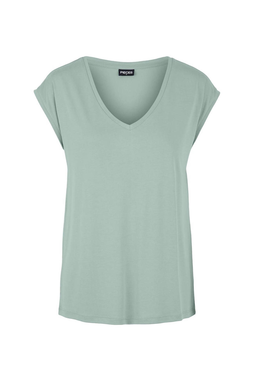 Lichtgroene dames PIECES T-shirt van modal met kapmouwtjes en V-hals