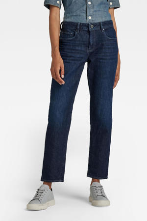 Kate Boyfriend low waist boyfriend jeans worn in deep marine