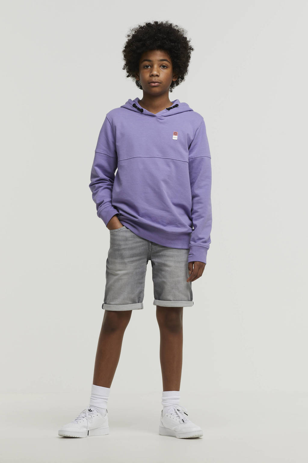 Paarse jongens Vingino Essentials hoodie zacht van sweat materiaal met lange mouwen en capuchon