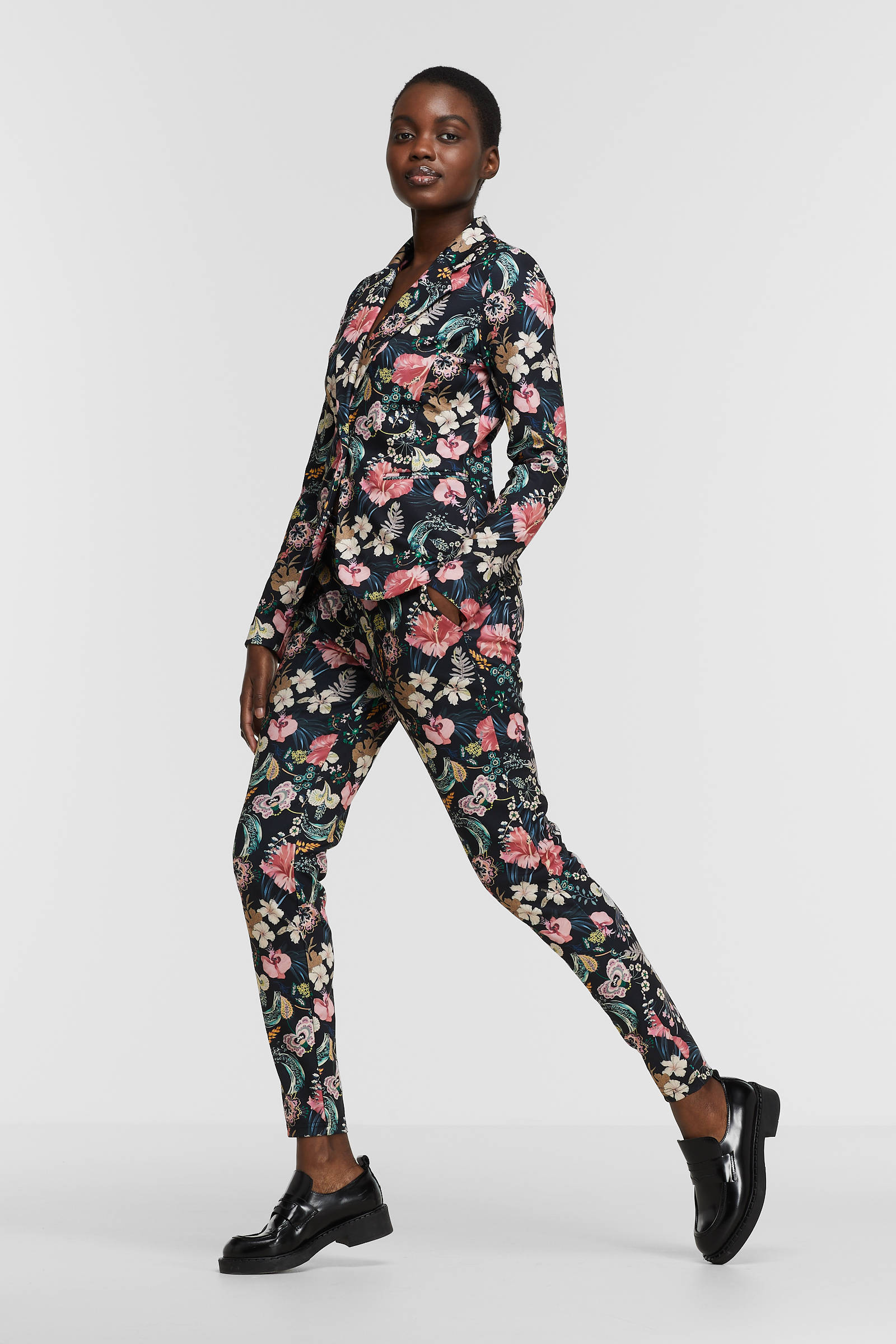 ICHI gebloemde tapered fit broek IXKATE zwart/multi | wehkamp