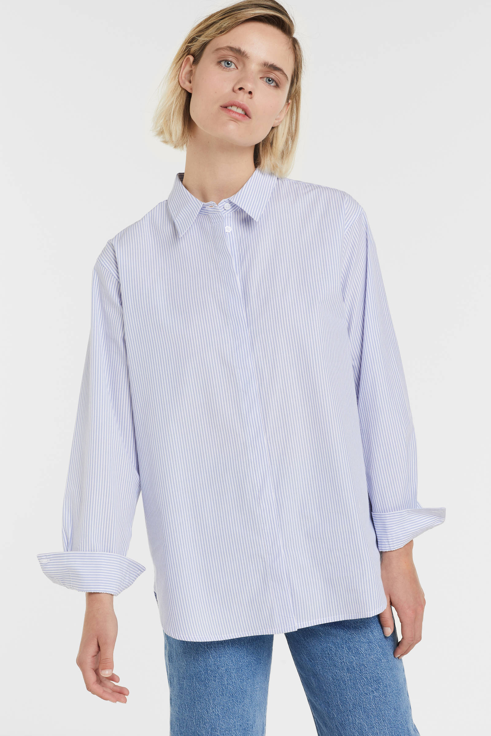 MSCH Copenhagen Glanzende blouse blauw gestippeld casual uitstraling Mode Blouses Glanzende blouses 