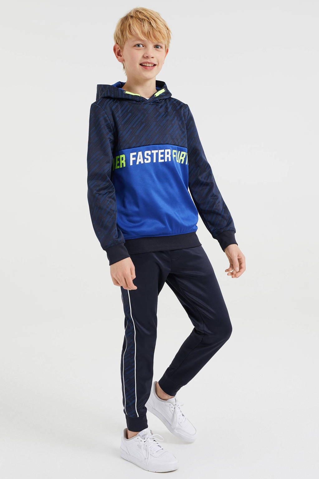 Donkerblauwe jongens WE Fashion slim fit joggingbroek van polyester met elastische tailleband met koord