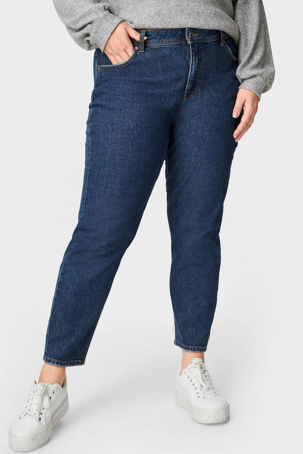 Donkerblauwe dames C&A XL Clockhouse cropped high waist mom jeans van duurzaam stretchdenim met rits- en knoopsluiting en riemlussen
