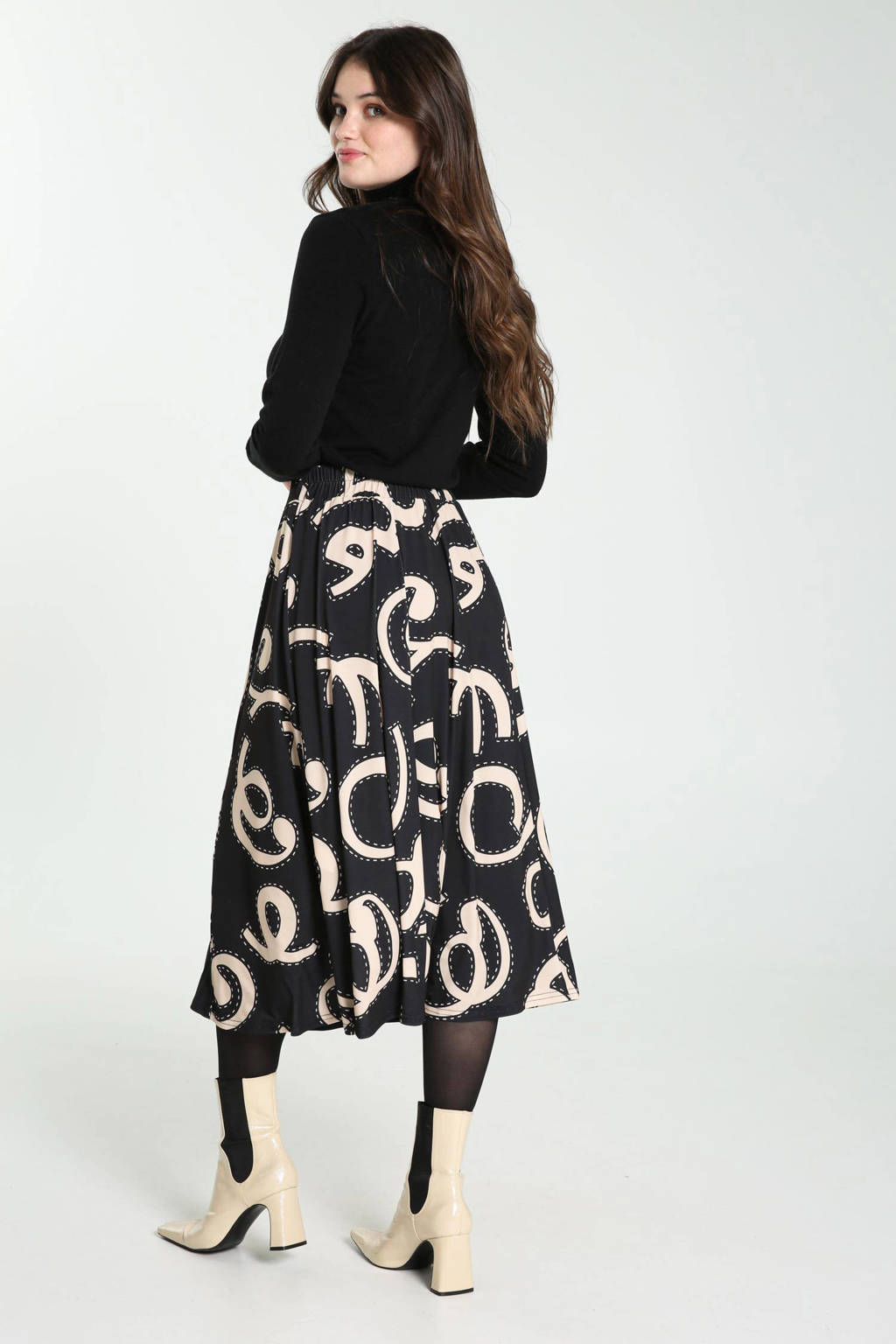 Zwart en ecru dames Cassis rok met grafische print en plooien gemaakt van polyester en met elastische tailleband