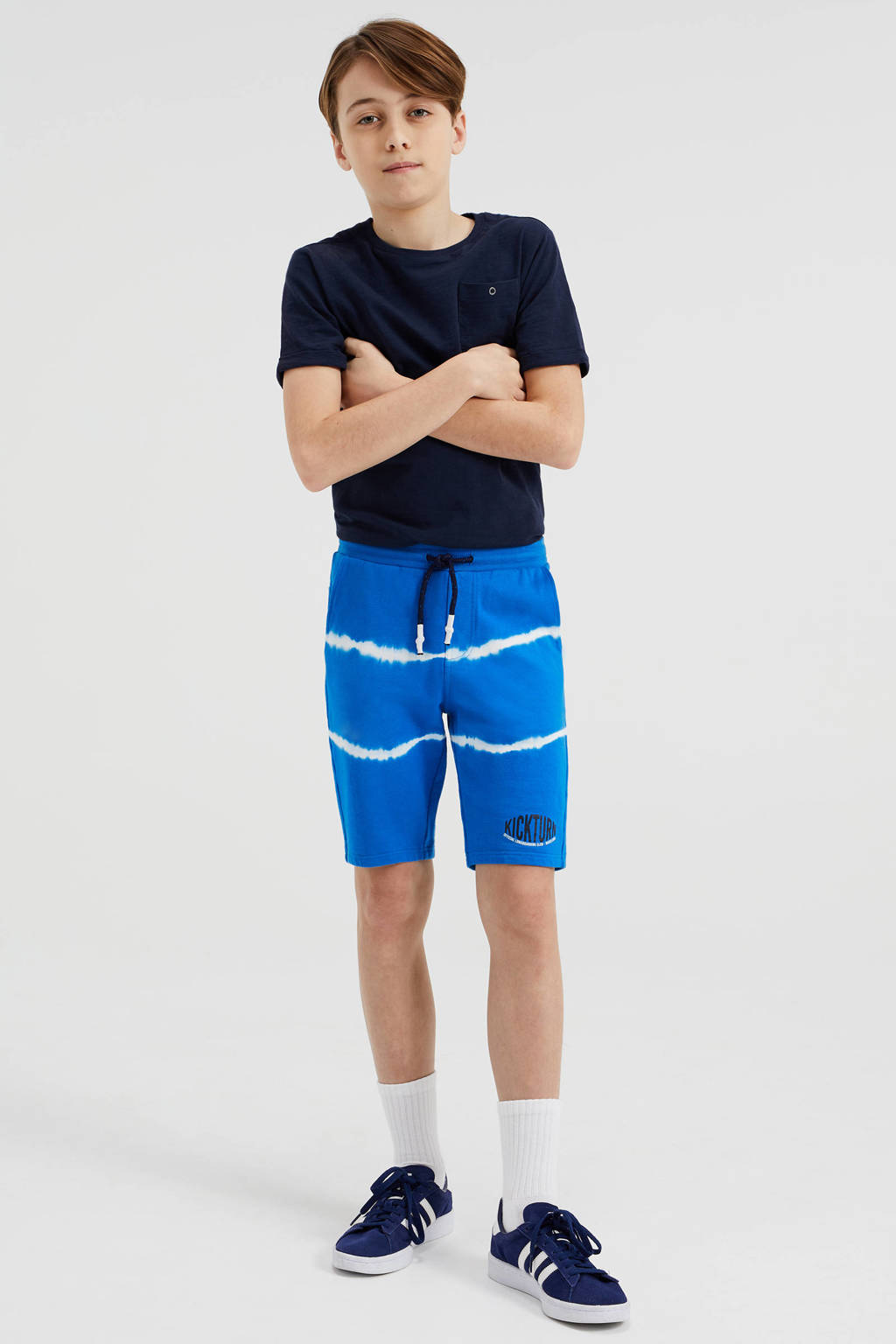 Kobaltblauw en witte jongens WE Fashion tie-dyeslim fit sweatshort van katoen met elastische tailleband met koord