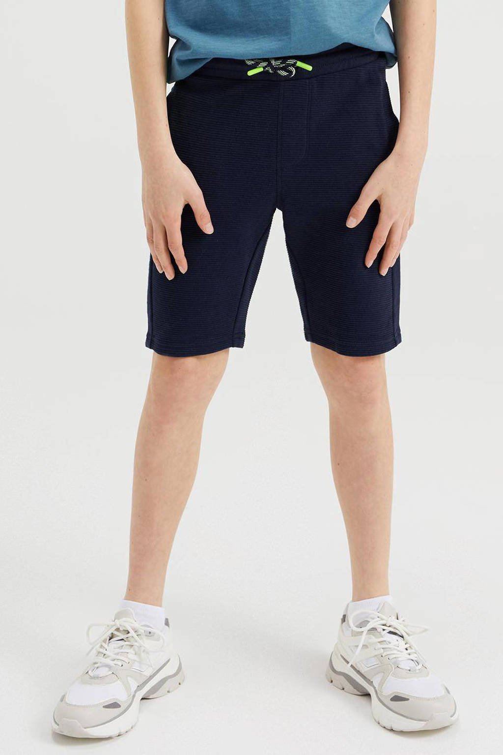 Donkerblauwe jongens WE Fashion slim fit sweatshort van katoen met regular waist en elastische tailleband met koord