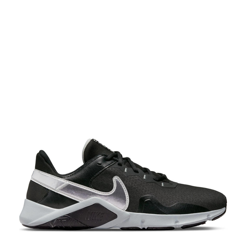 Zwart, grijs en zilverkleurige heren Nike Legend Essential 2 fitness schoenen van mesh met veters