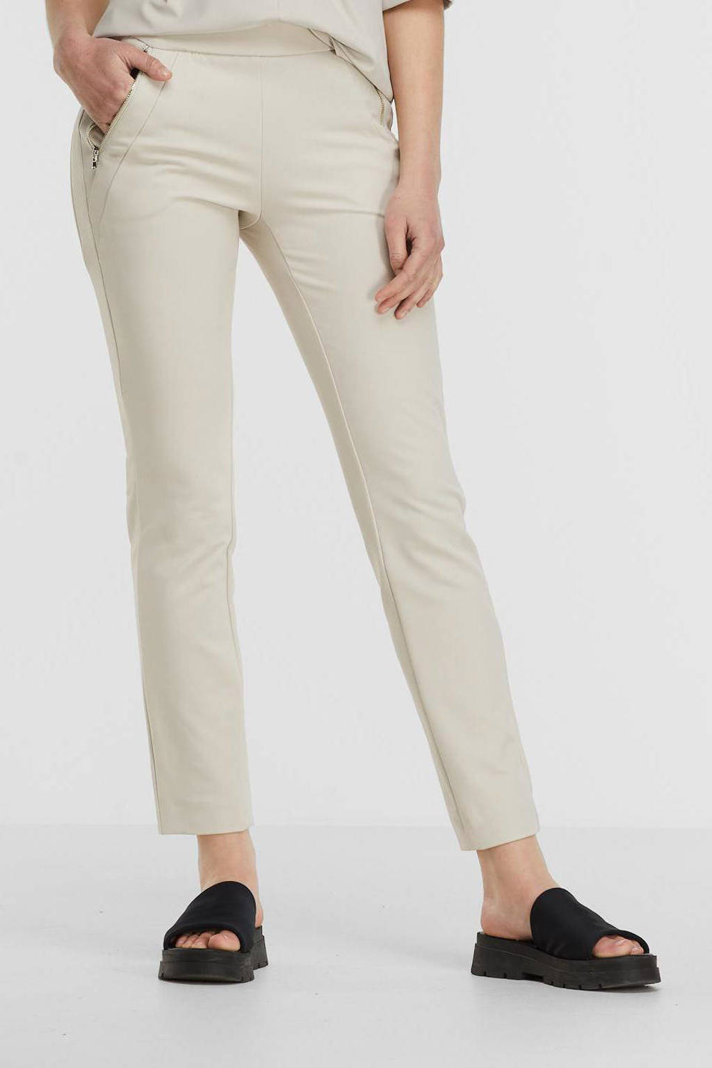 Zandkleurige dames gardeur slim fit pantalon Zene28 van polyamide met regular waist en elastische tailleband