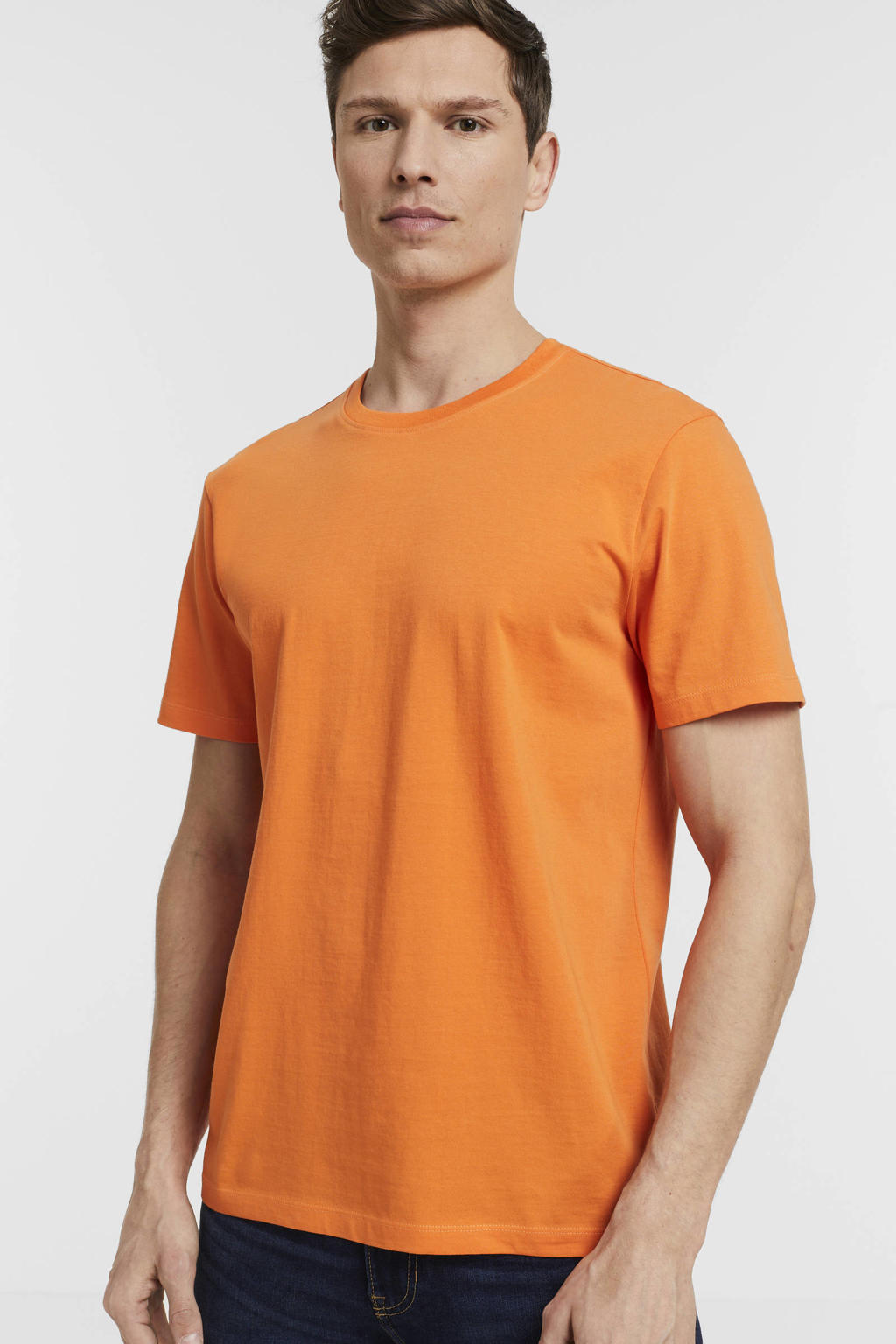 Oranje heren Anytime T-shirt van katoen met effen, korte mouwen, ronde hals en geweven detail