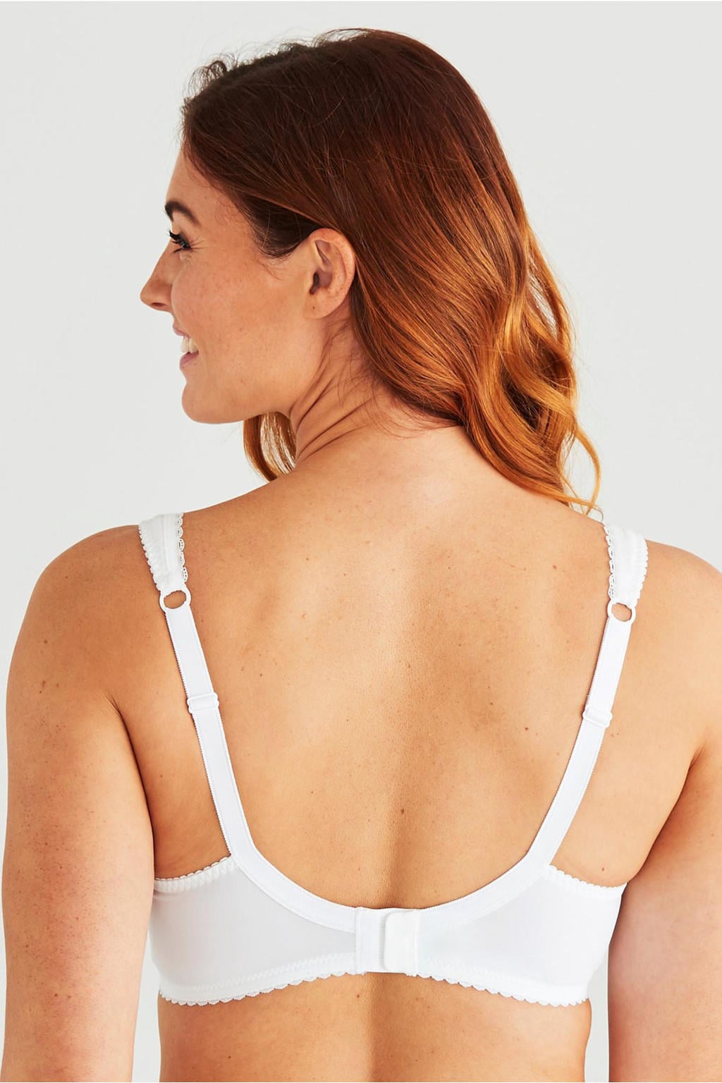 Swegmark voorgevormde T-shirt-bh met beugel Lace Shape wit
