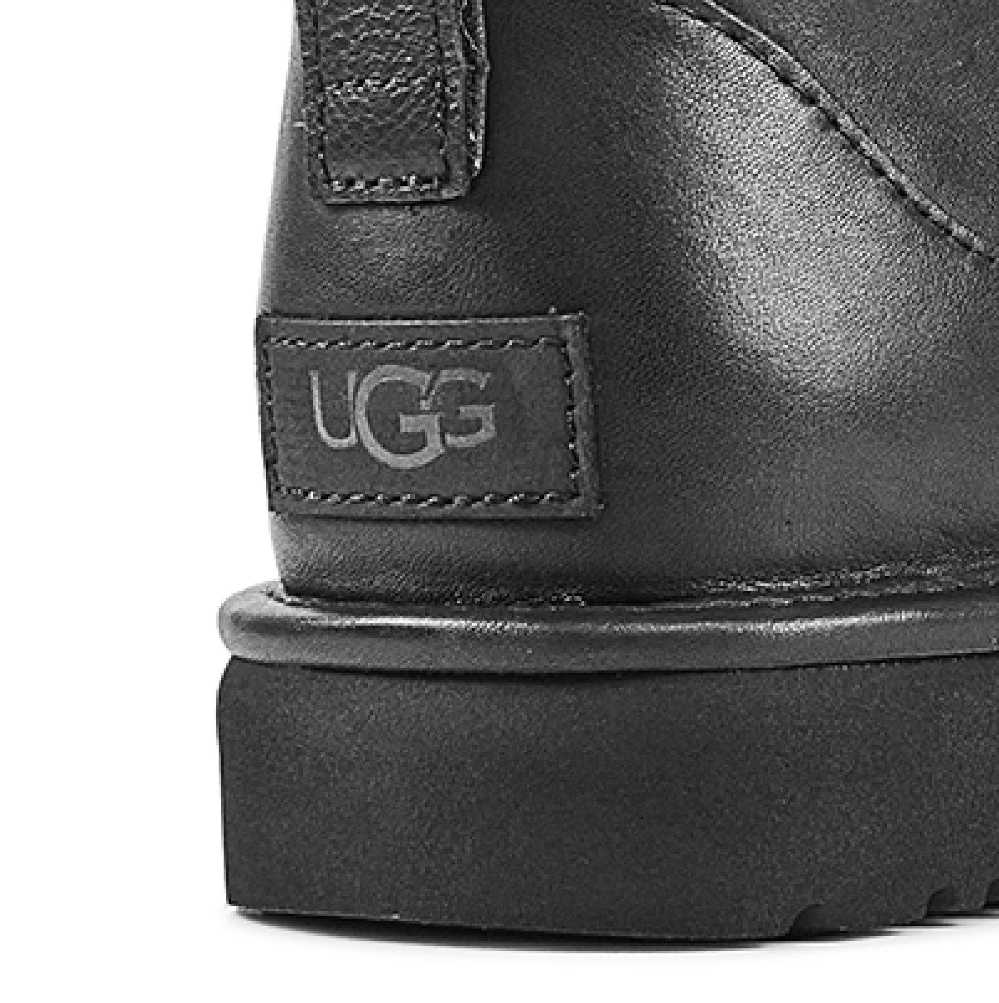 UGG Classic Ultra Mini leren enkelboots zwart | wehkamp