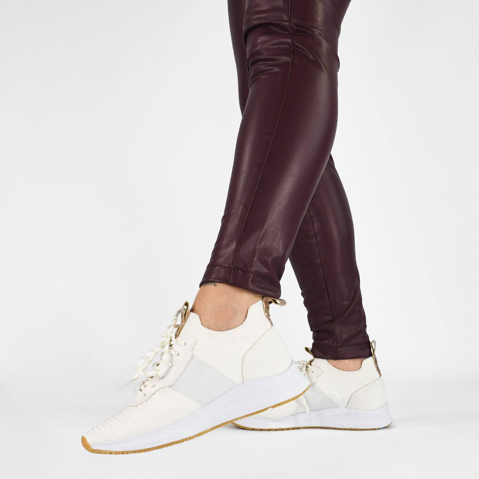 Braqeez 421792-513 Meisjes Lage Sneakers Bruin/Print Leer Veters -  Schoenen.nl