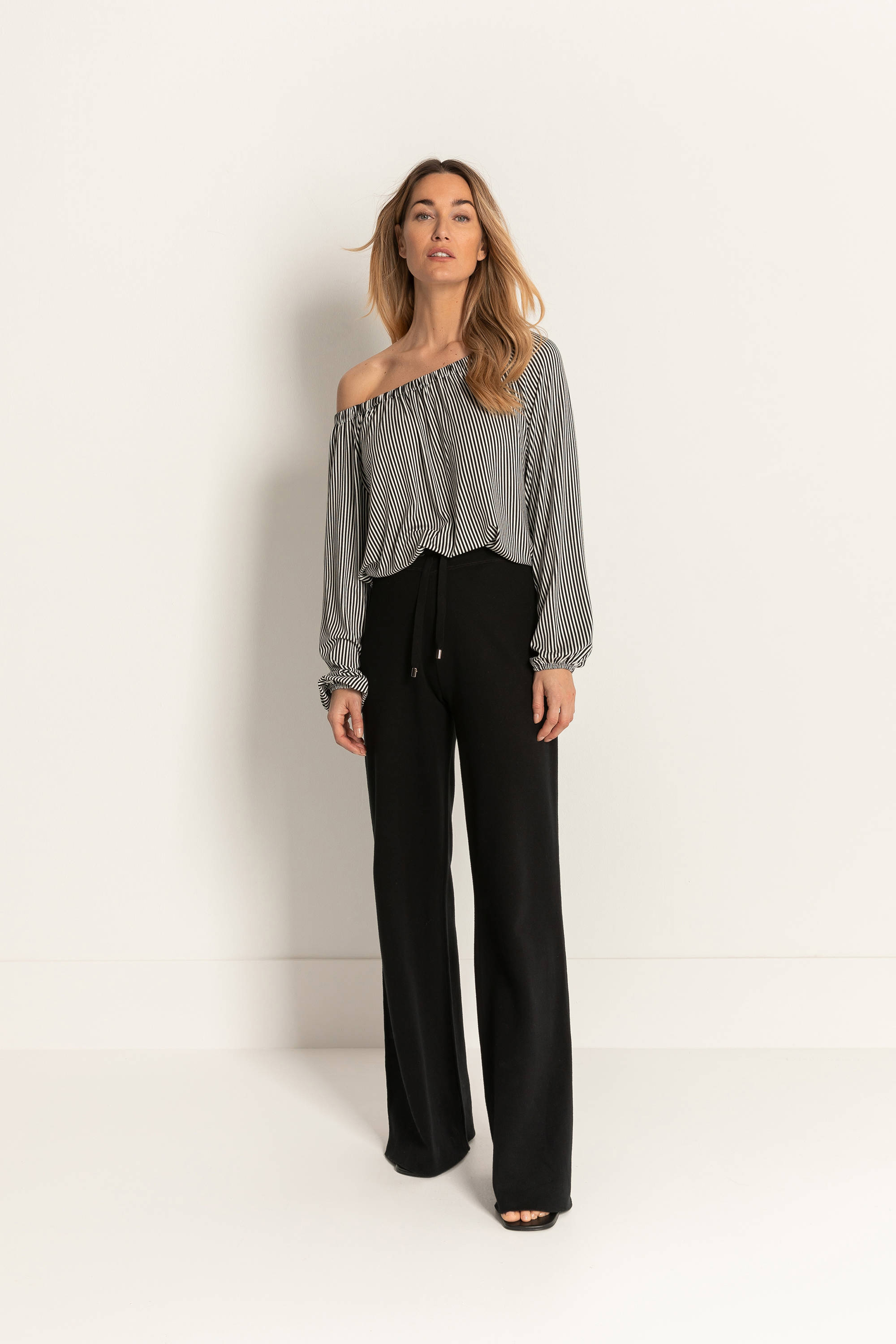 Claudia Sträter gestreepte off shoulder top zwart/wit | wehkamp