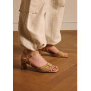 thumbnail: Manfield suède sleehakken beige