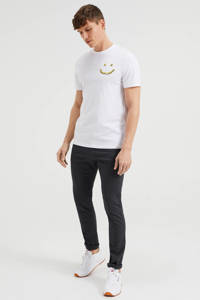 WE Fashion slim fit T-shirt met printopdruk wit