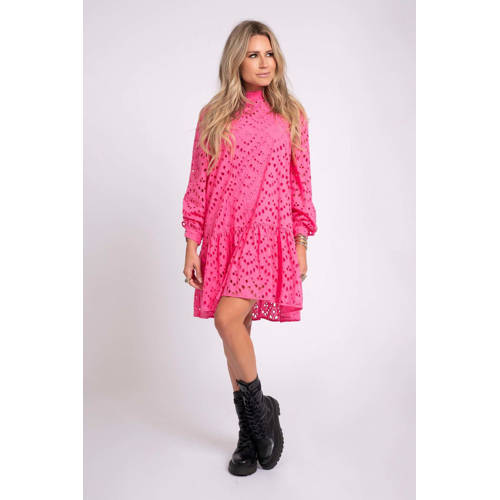 NIKKIE semi-transparante jurk Rosalind met borduursels roze