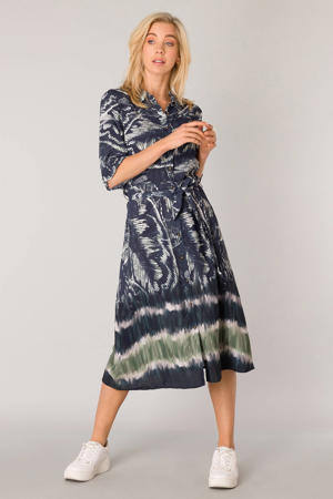 A-lijn jurk Izell met all over print en ceintuur blauw/wit/lichtgroen
