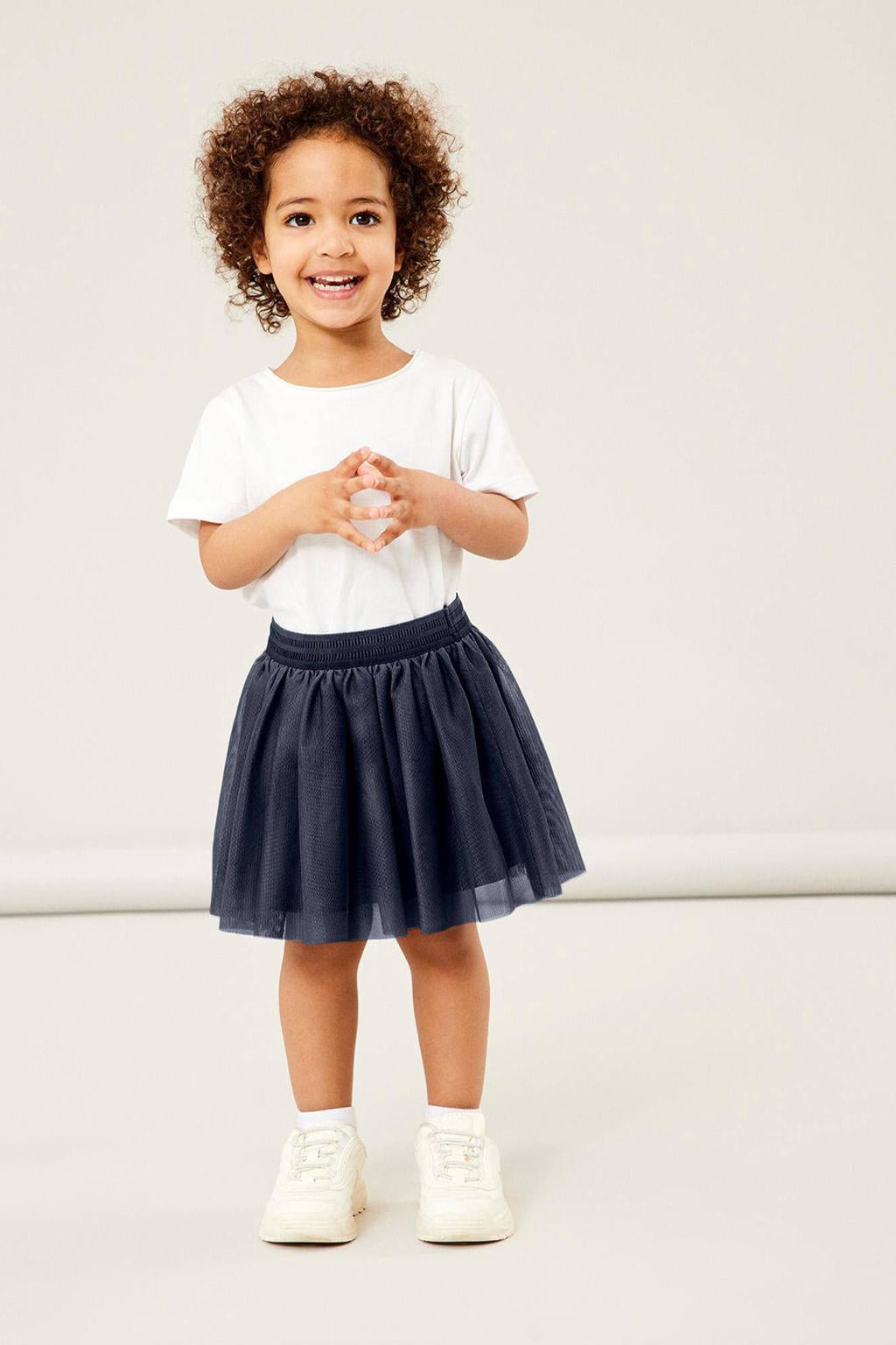 Donkerblauwe meisjes NAME IT MINI rok gemaakt van polyester en met elastische tailleband