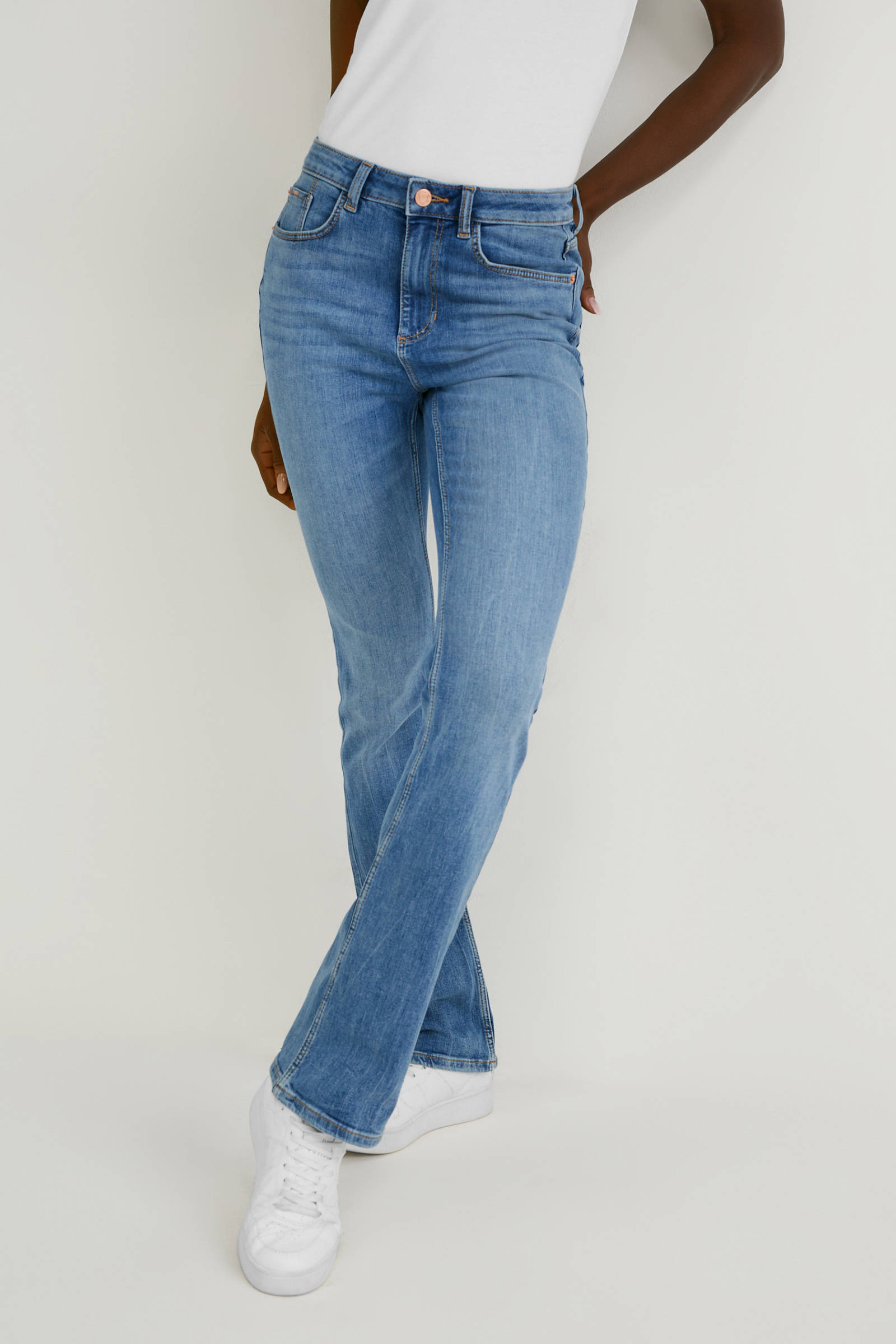 Versace Denim Slim-fit Jeans in het Blauw Dames Kleding voor voor Jeans voor Bootcut jeans 