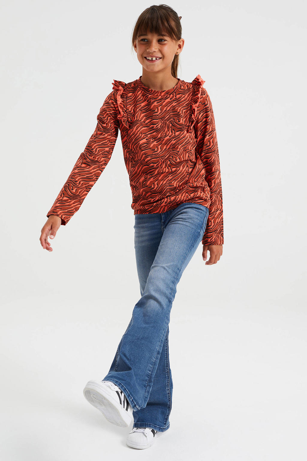 Stonewashed meisjes WE Fashion flared jeans blue van stretchdenim met regular waist en rits- en knoopsluiting