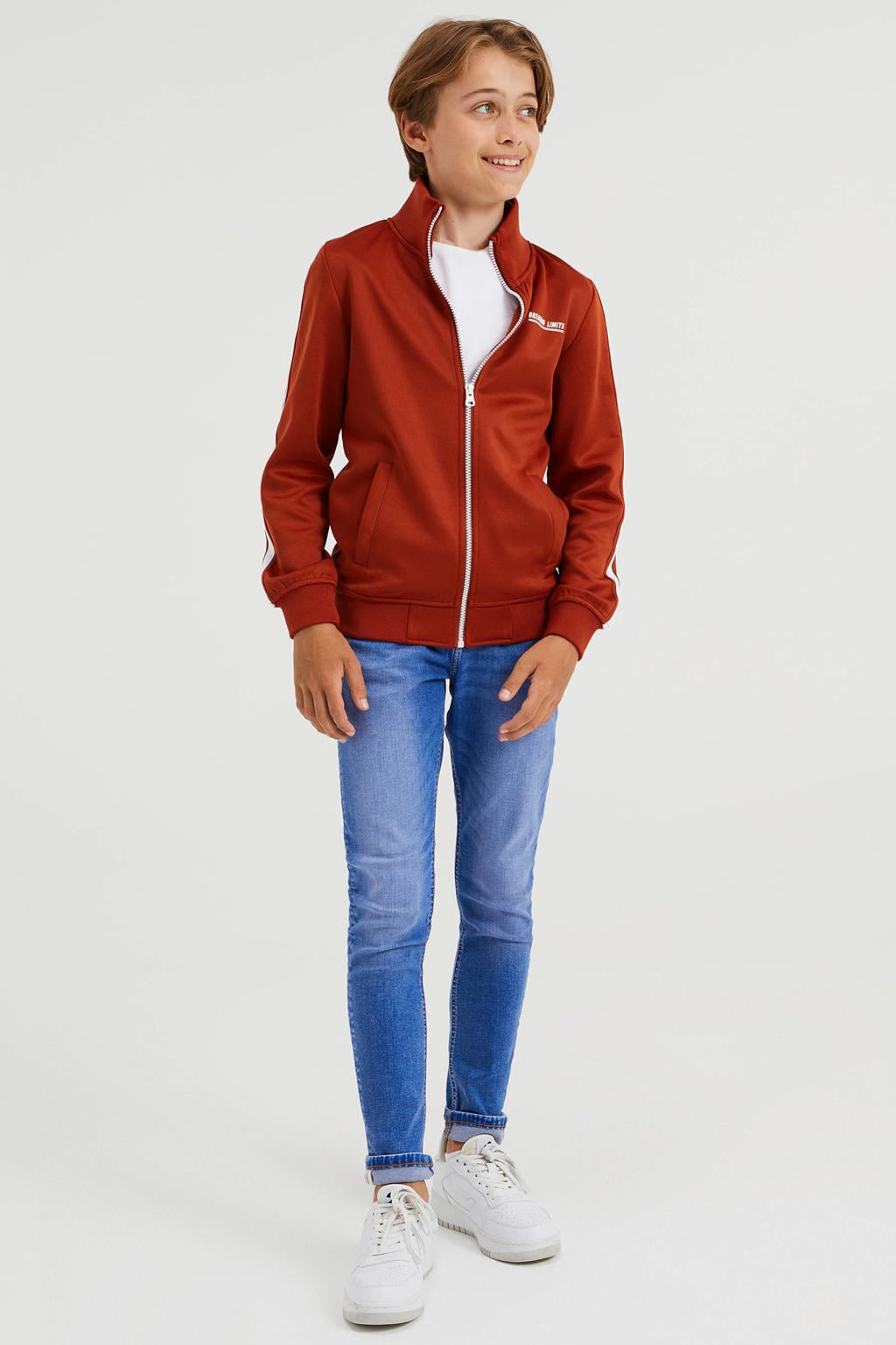 Rode jongens WE Fashion sweatvest met lange mouwen, opstaande kraag en ritssluiting