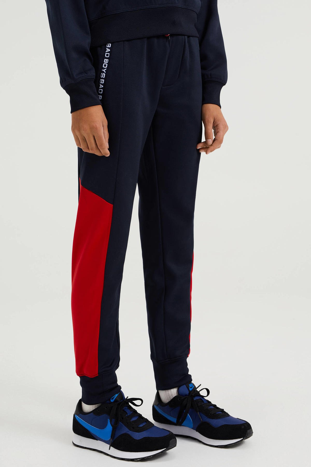 WE Fashion slim fit joggingbroek zwart/rood wehkamp