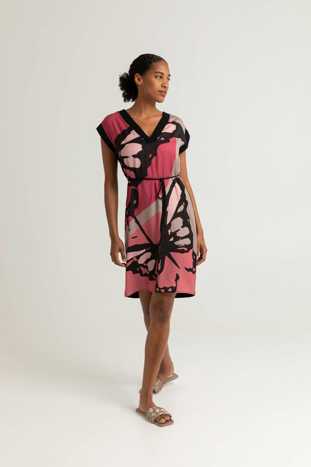 hoofdstuk valuta Benodigdheden Expresso jurk met all over print en ceintuur zwart/roze/zand | wehkamp