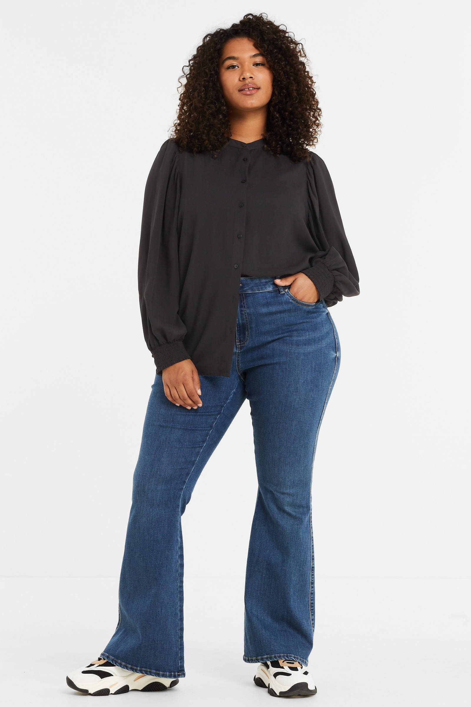 flared jeans curve