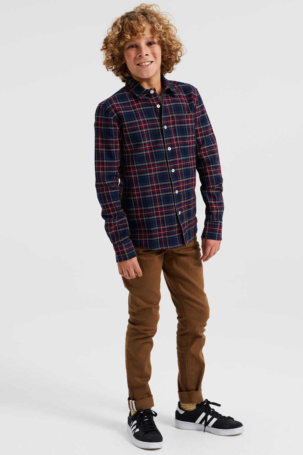 Zwart en rode jongens WE Fashion geruit overhemd van katoen met lange mouwen, button down sluiting en knoopsluiting