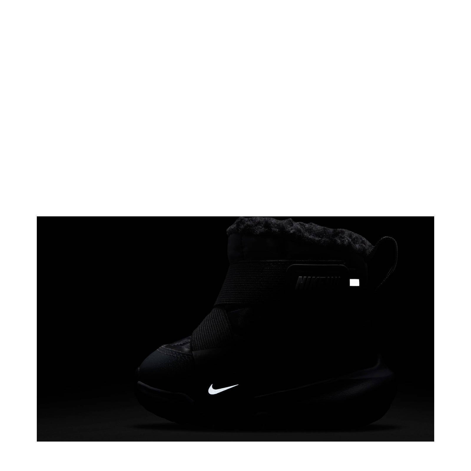 Nike deals winter boots