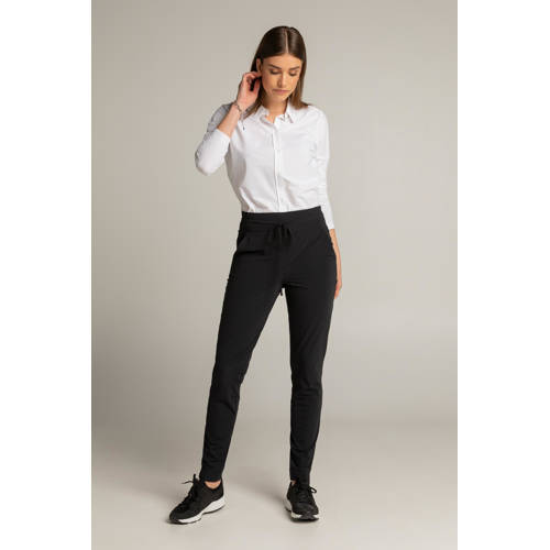 Expresso slim fit broek Xarah van travelstof zwart afbeelding