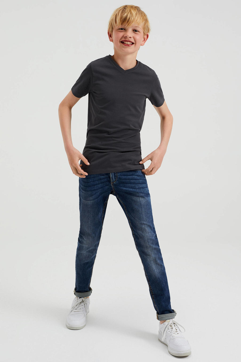 Grijze jongens WE Fundamentals basic T-shirt van stretchkatoen met effen, korte mouwen en V-hals