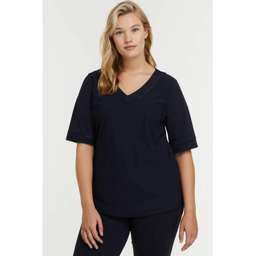 Exxcellent top van travelstof Maaike met open detail donkerblauw afbeelding