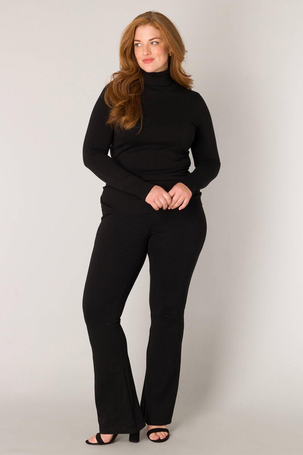 Base Level Curvy trui Yuena zwart