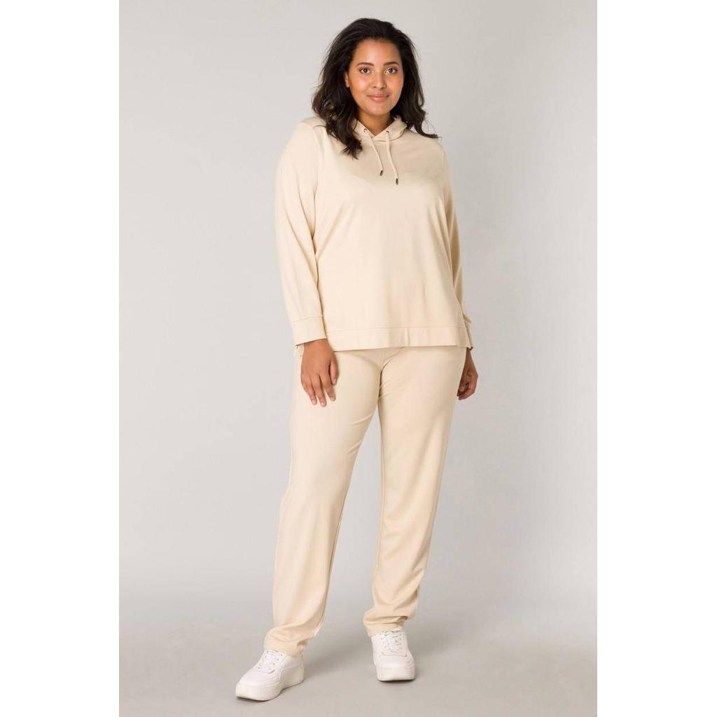 Beige dames Base Level Curvy sweater Yalisa light met effen, lange mouwen en V-hals