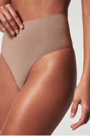thumbnail: SPANXshape™ ExtraOrdinary seamless medium corrigerende string donkerbeige