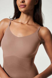 thumbnail: SPANXshape™ Invisible medium corrigerend hemd donkerbeige