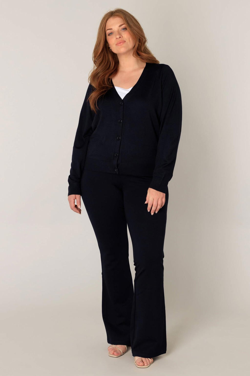 Base Level Curvy fijngebreid vest Yvonne donkerblauw
