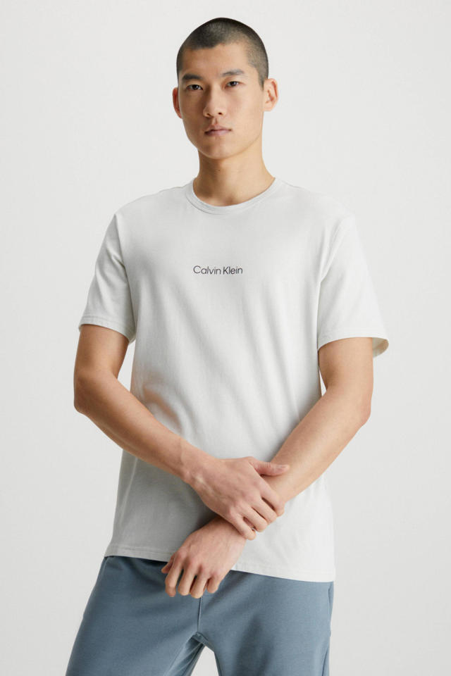 Vlek zwaard hartstochtelijk Calvin Klein T-shirt lichtgrijs | wehkamp