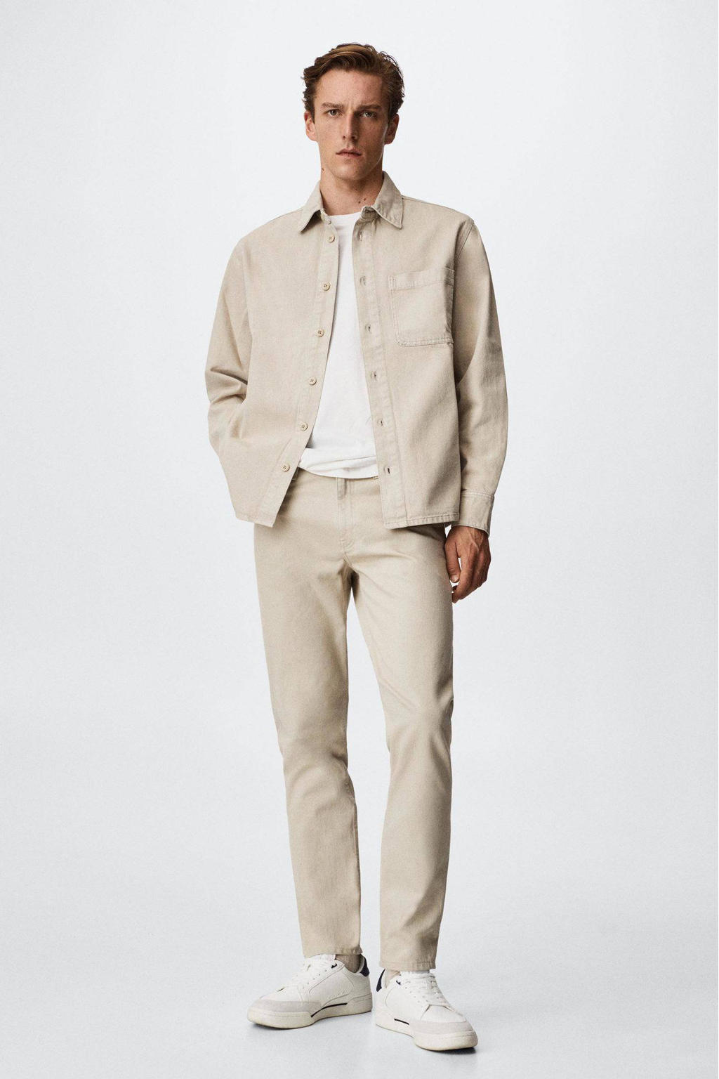 Beige heren Mango Man regular fit overshirt van katoen met lange mouwen, klassieke kraag en knoopsluiting