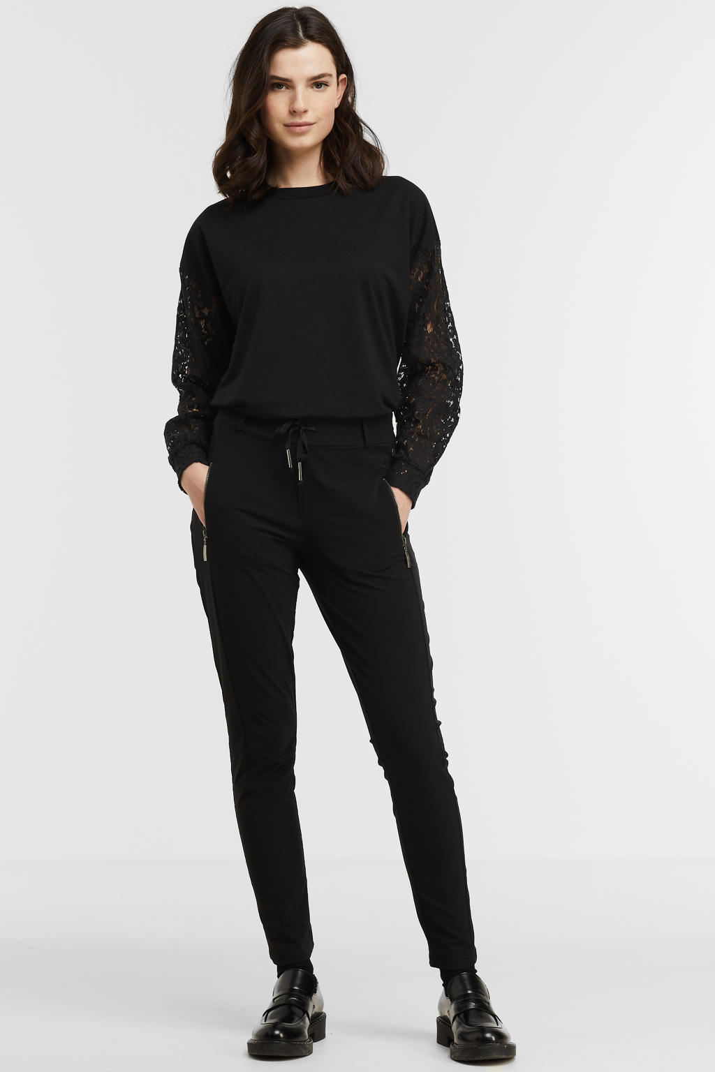 Zwarte dames TQ-Amsterdam high waist tapered fit pantalon Maud van travelstof van polyester met regular fit, regular waist en effen