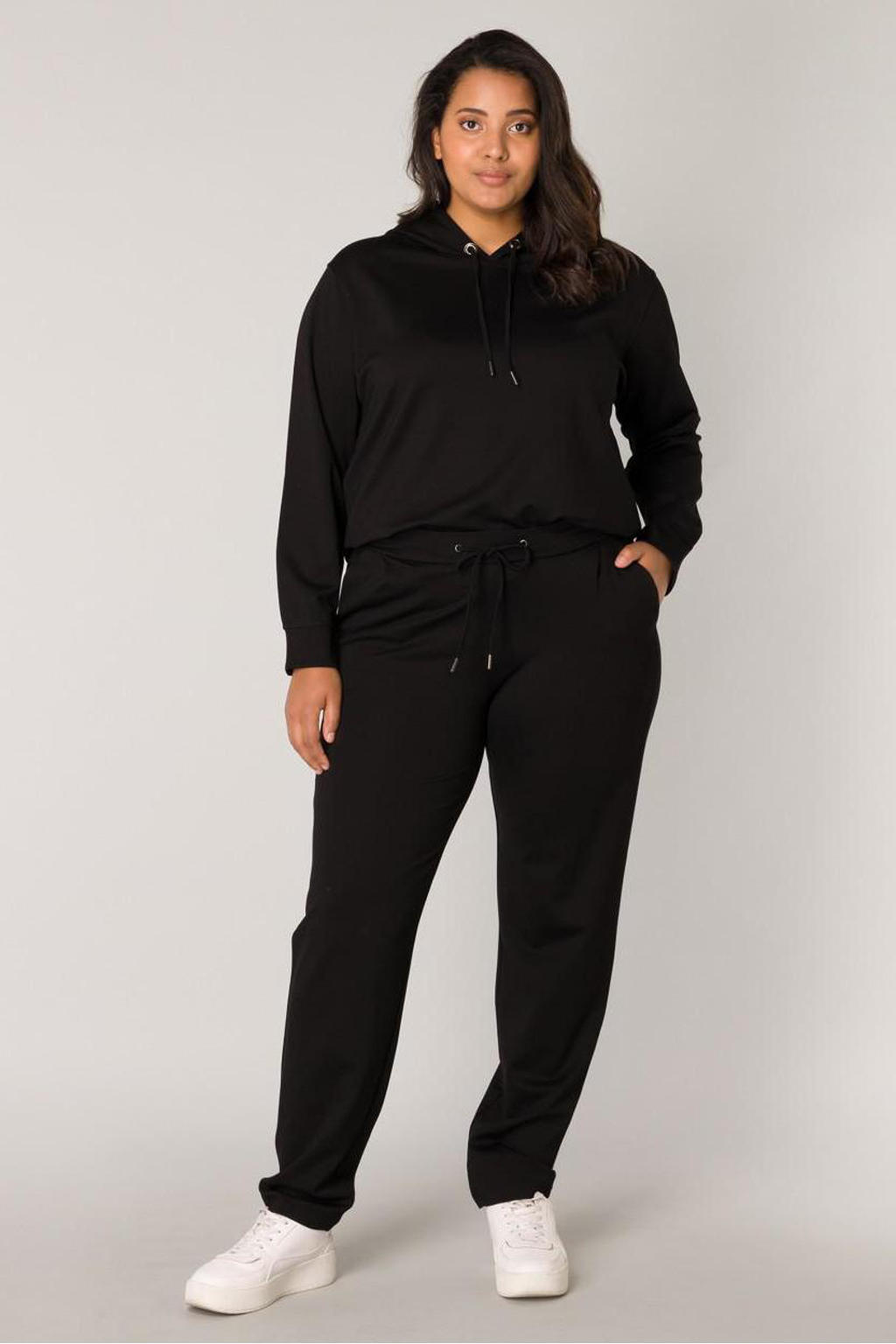 Base Level Curvy slim fit sweatpants Yoanna zwart