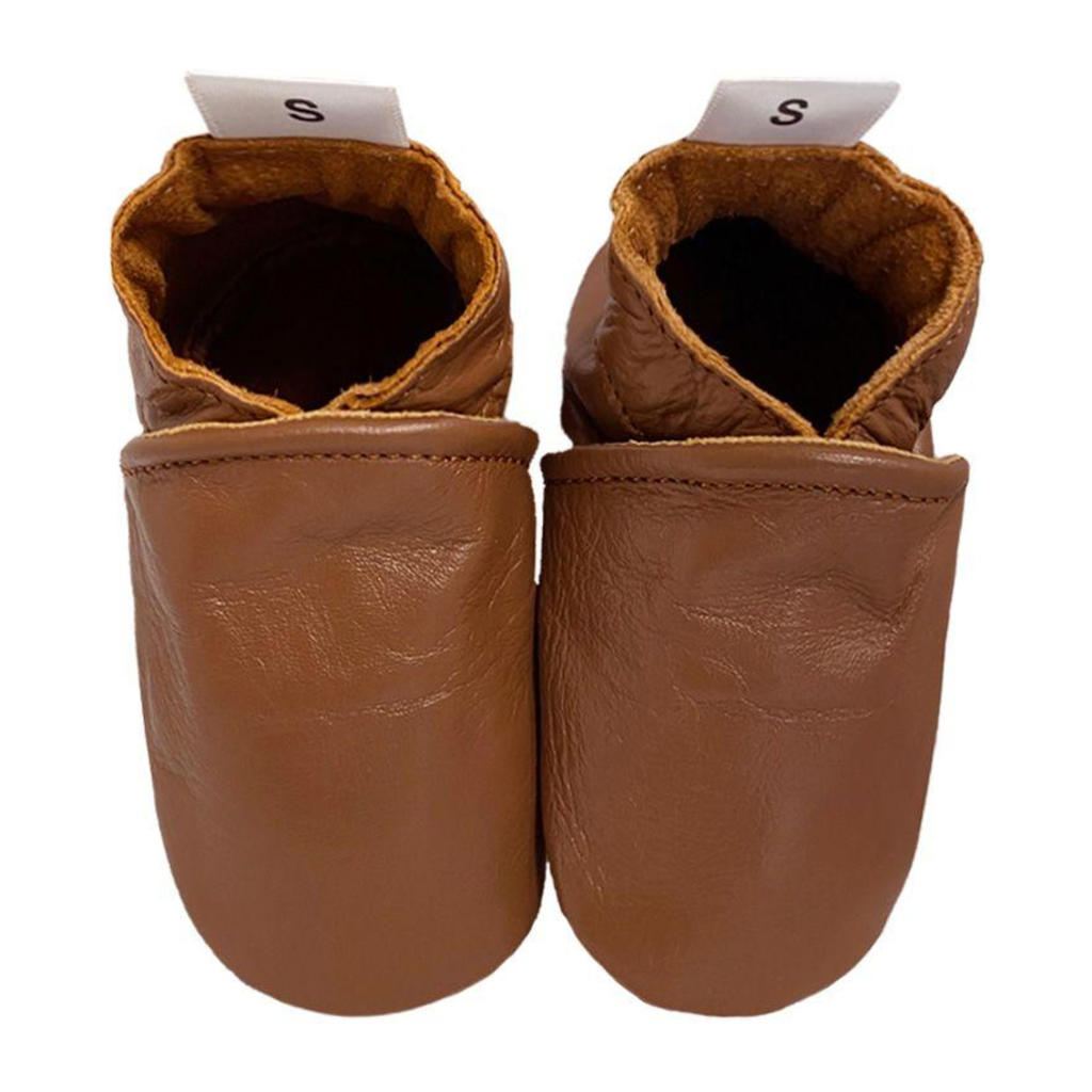 Bruine jongens en meisjes Babysteps leren babyslofjes met effen