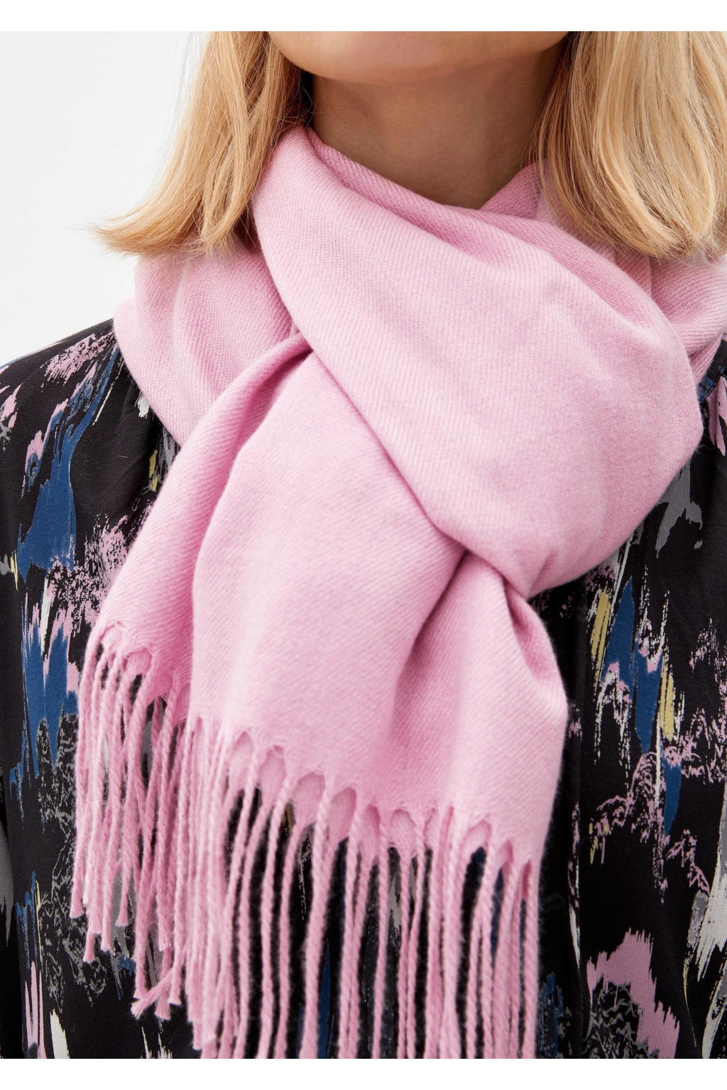 s.Oliver sjaal met franjes roze s.Oliver sjaal met franjes roze