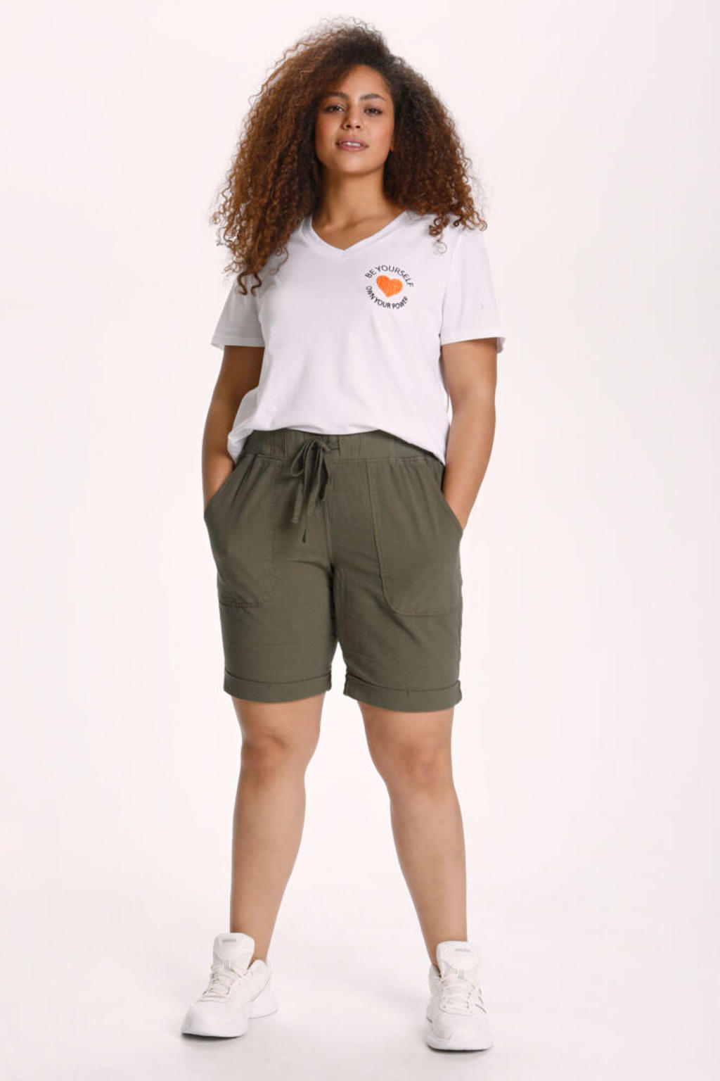 Olijfgroene dames Kaffe Curve short Kcnana van katoen met regular waist, elastische tailleband met koord en effen