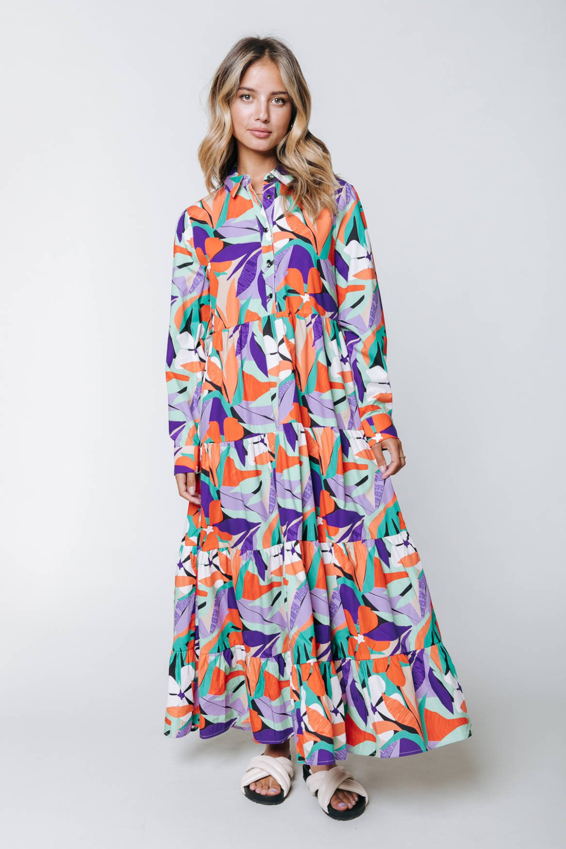 Colourful Rebel gebloemde maxi jurk Vianne Big Flower Maxi Dress