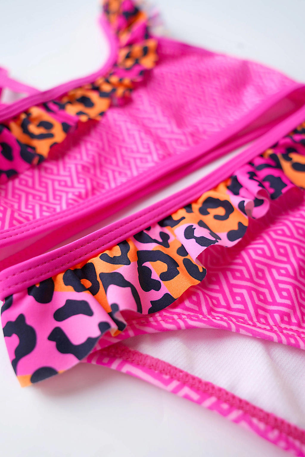 Just Beach crop bikini Blocked Leo met ruches roze wehkamp