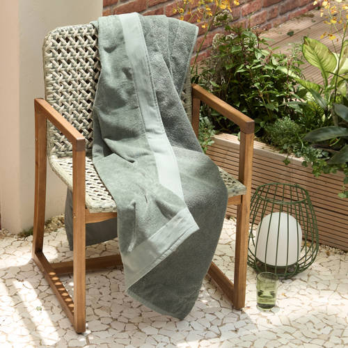 Wehkamp BEACHWAVE strandlaken Edge - groen (velours) (200x100 cm) aanbieding