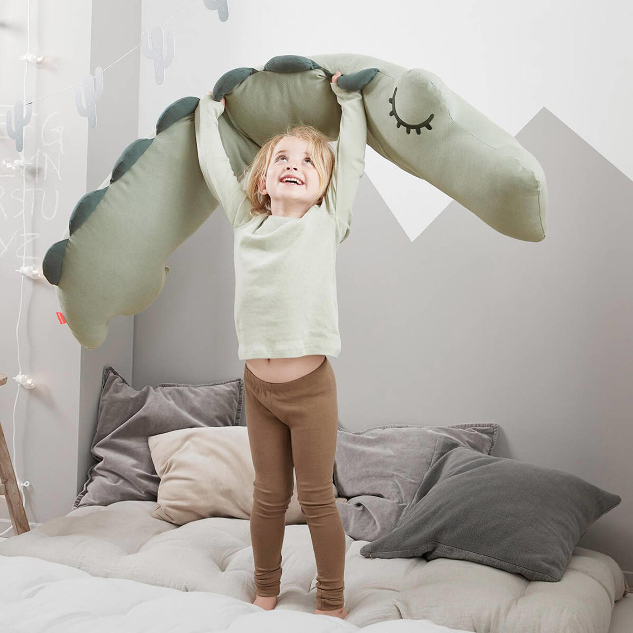 Done by Deer Comfy body pillow Croco Green - Afbeelding 4