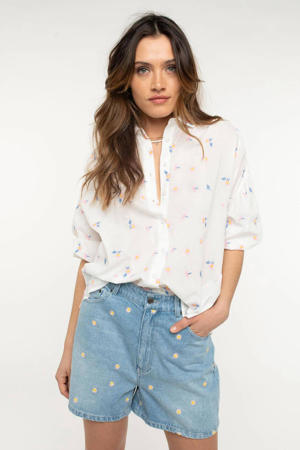 blouse met all over print en borduursels wit/zalm/blauw